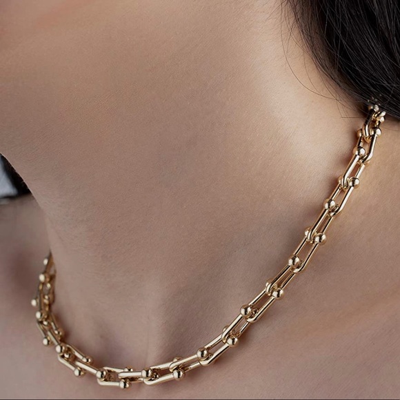 Woman’s U-Link Paperclip Necklace & Bracelet Set - Picture 4 of 11